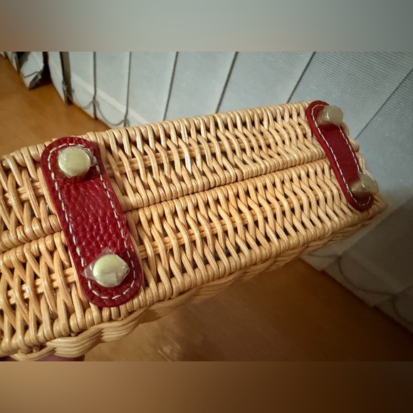 J. MCLAUGHLIN | Woven Straw Wicker Crossbody Bag in Tan with Chain Strap NWOT - Picture 3 of 9